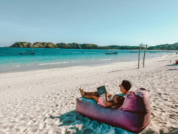 Why Digital Nomads Are Choosing Próspera: 0% Tax, No Residency, Global Freedom